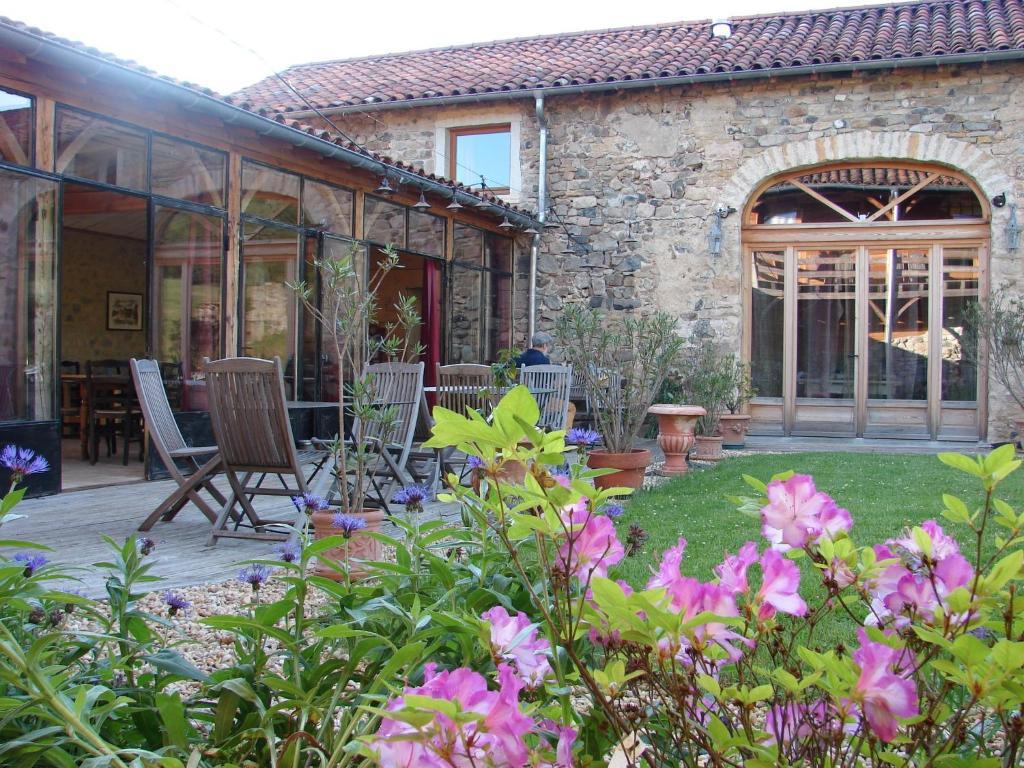 La Pierre Folle Chambres D'Hotes Cluny Exterior foto